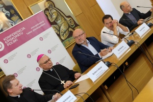 konferencja prasowa w episkopacie